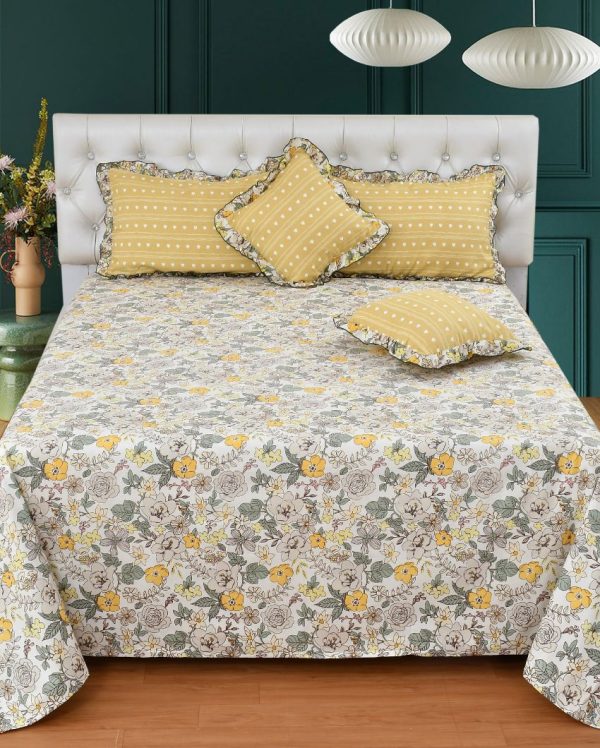 Yellow Cotton Bedding Set with 2 Pillow & 2 Cushion Covers | King Size| 108 x 108 inches For Sale