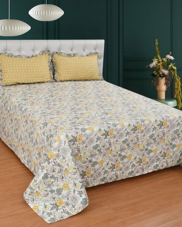 Yellow Cotton Bedding Set with 2 Pillow & 2 Cushion Covers | King Size| 108 x 108 inches For Sale