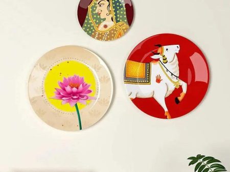 Artistic Pichhwai Design Ceramic Decorative Wall Plates | Set of 3 For Sale