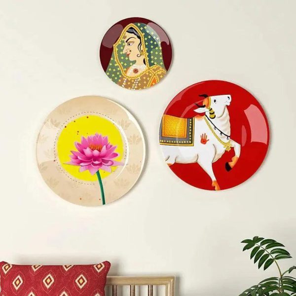 Artistic Pichhwai Design Ceramic Decorative Wall Plates | Set of 3 For Sale