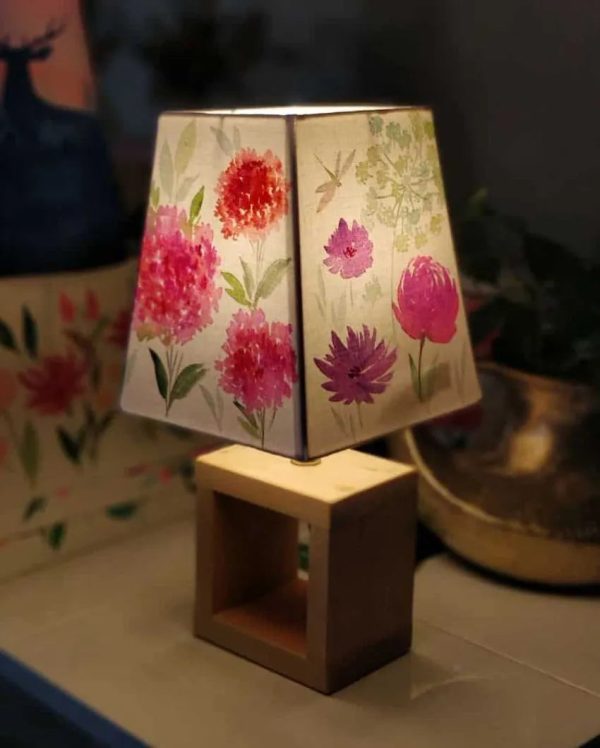 Empire Hydrangea Floral Lamp Shaded Cotton Table Lamp For Sale