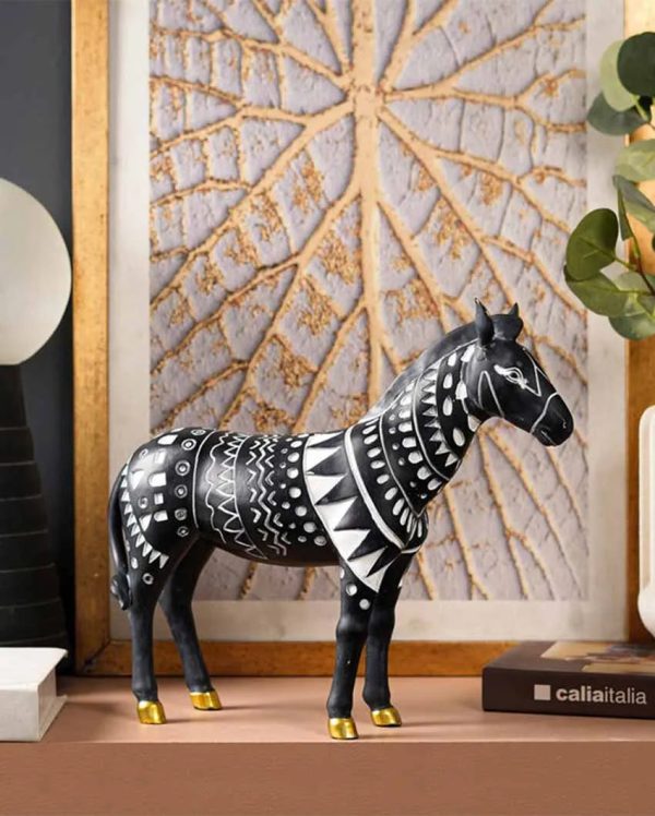 Savanna Serenity Tribal Horse Artistry Online