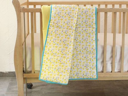 Buzzy Bee Yellow Cotton Quilt | 49 X 36 inches Online Sale